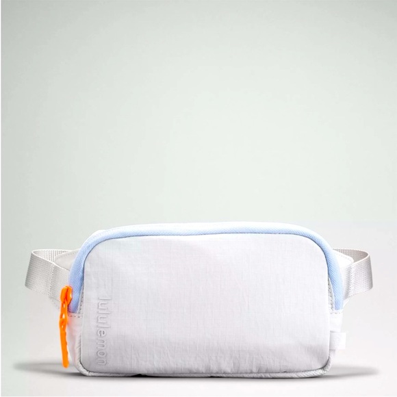 Lululemon Athletica Mini Belt Bag - Vapor VPOR release 2022 Rare - Picture 2 of 11